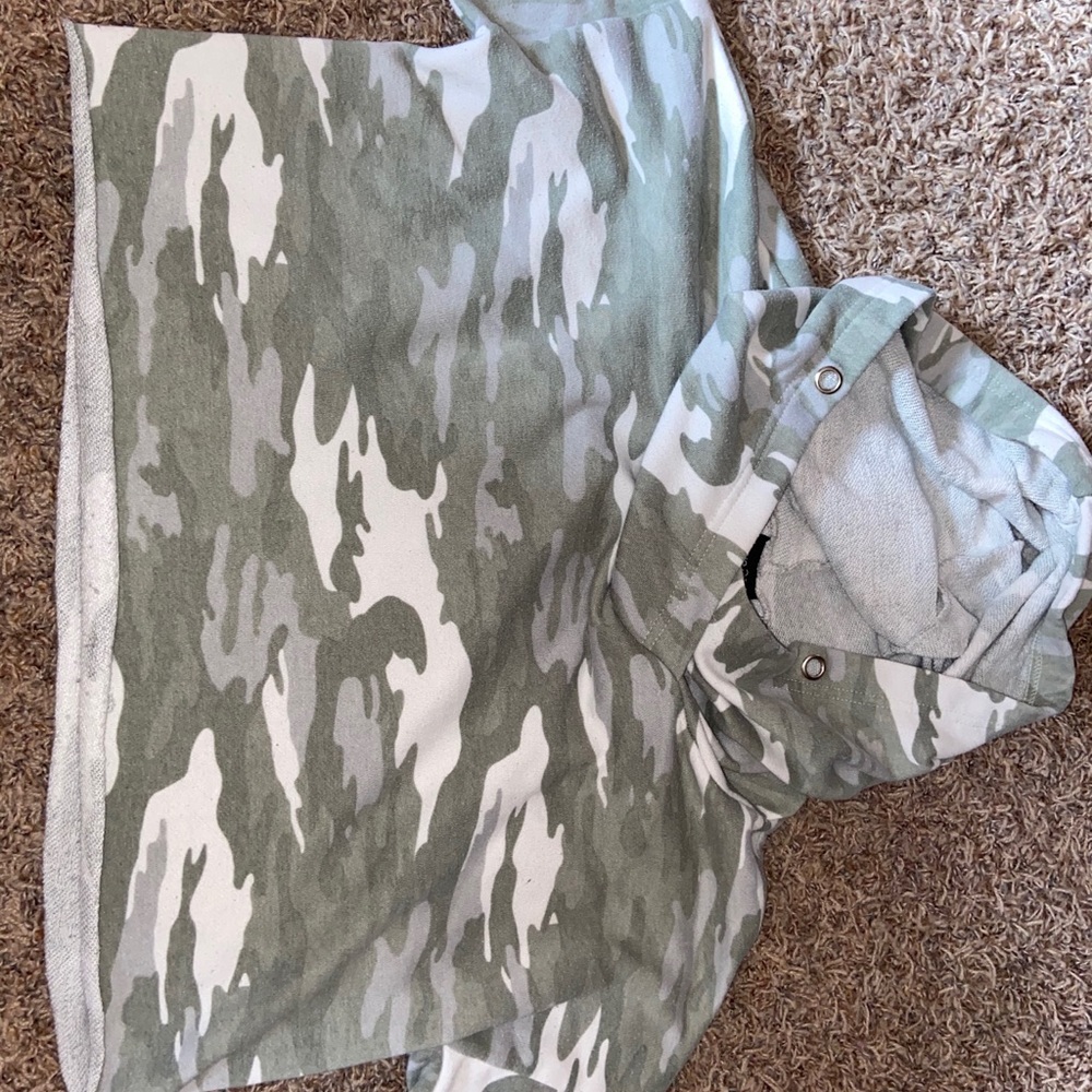 Crop top Camo sweatshirt